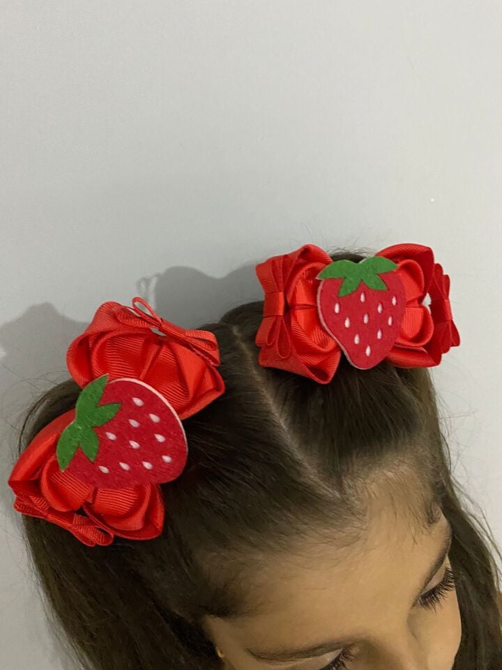 Çilekli Kırmızı Toka 2 li