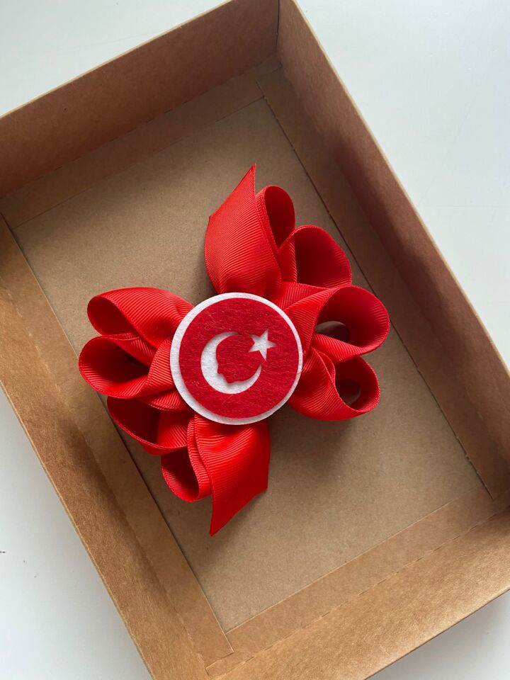 Atatürk Silüetli Bayraklı Toka